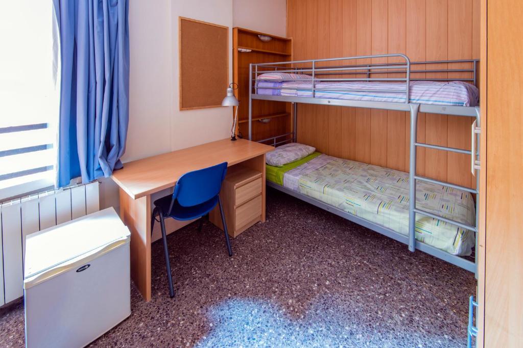 Residencia Sants Hostel Barcelona Buitenkant foto