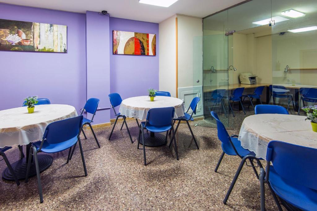 Residencia Sants Hostel Barcelona Buitenkant foto
