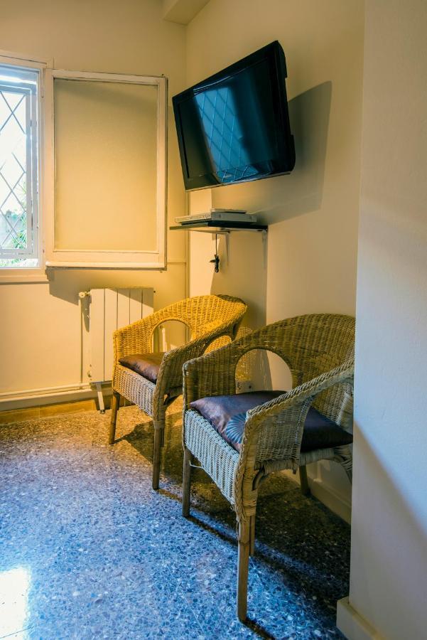 Residencia Sants Hostel Barcelona Buitenkant foto