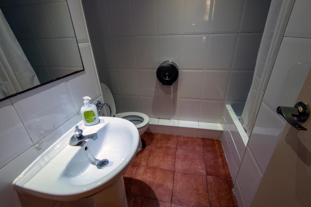 Residencia Sants Hostel Barcelona Buitenkant foto